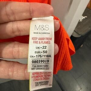 Classic Black GarmentM&S Collection orange jumper, Sz. 22